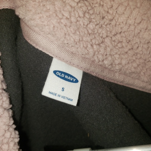 Old Navy  Fleece Jacket in grey and pink - Picture 6 of 7